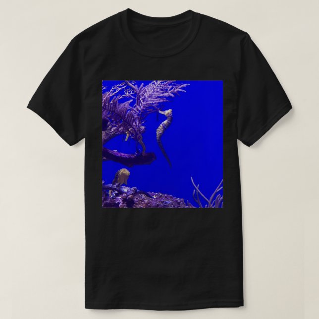 Pretty sea horses enjoying their home T-Shirt (Design Front)