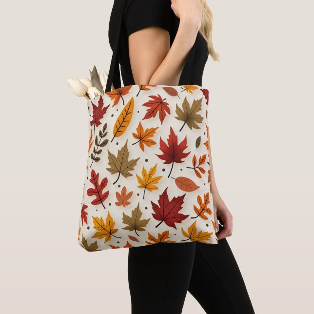 Pretty tree leaves that express autumn tote bag (Close Up)