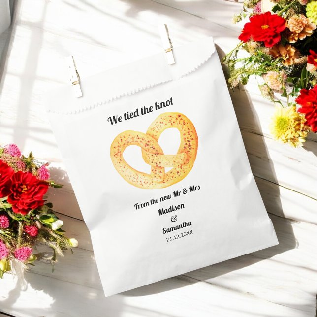 Pretzel Heart Wedding Doughnut  Favour Bags (Creator Uploaded)