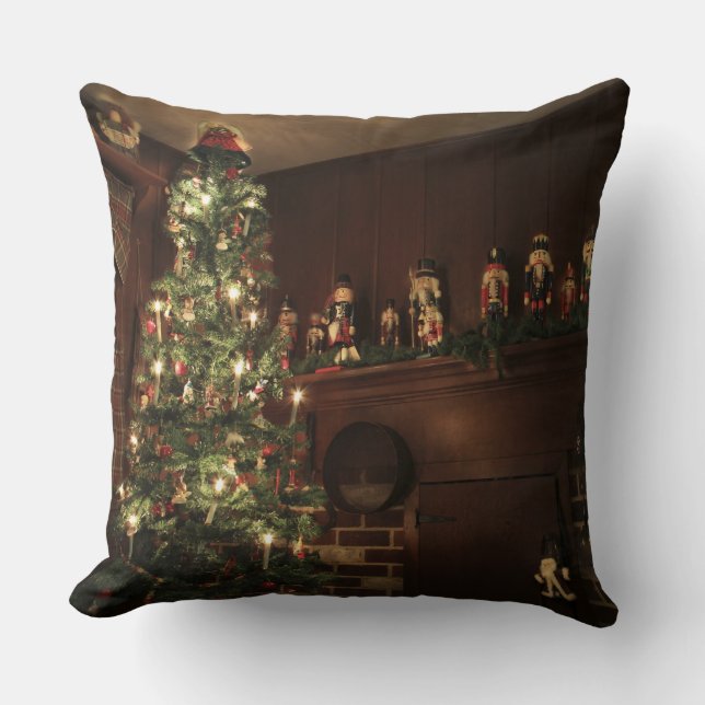 Primitive Colonial Country Christmas Holiday Cushion (Front)