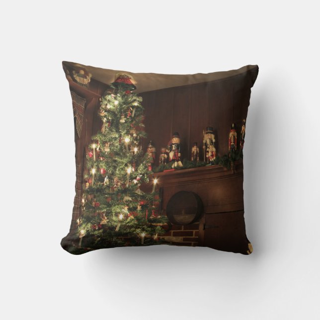 Primitive Colonial Country Christmas Holiday Cushion (Front)