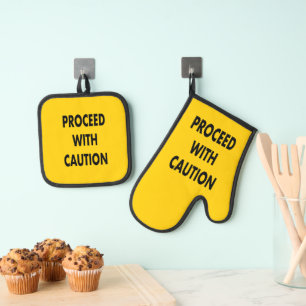 Proceed With Caution Road Yard Flag Sign Oven Mitt & Pot Holder Set