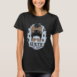 Promoted to Auntie Est 2027 Soon to be Auntie Moth T-Shirt