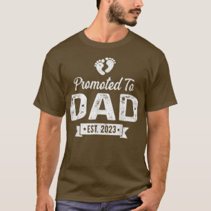 Promoted To Dad Est 2023 Soon To Be Dad Father's D T-Shirt
