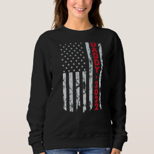Promoted To Daddy 2022 Dad First Time New Dad Us Sweatshirt