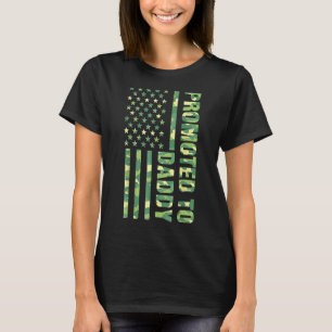 Promoted To Daddy 2022 First Time Father's Day Me T-Shirt