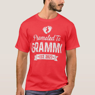 Promoted To Grammy Est 2023 Soon To Be Grammy Moth T-Shirt