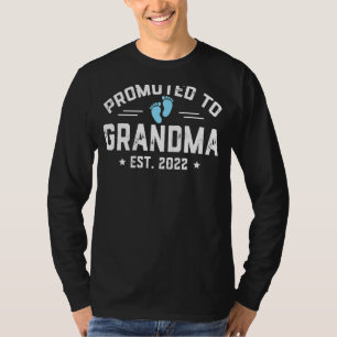 Promoted To Grandma 2022 For First Time Grandma Ne T-Shirt