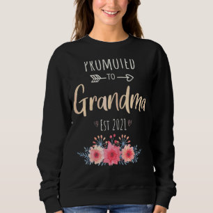Promoted To Grandma 2022 New Grandma Baby Announce Sweatshirt