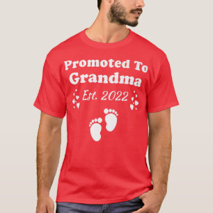 Promoted To Grandma 2022 Pregnancy Announcement Pr T-Shirt
