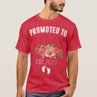 Promoted To Grandma 2023 First Time New Grandma Pr T-Shirt