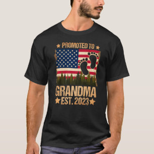 Promoted To Grandma 2023 Flag Vintage First Time F T-Shirt