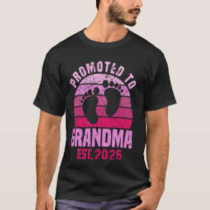 Promoted to Grandma 2025 for new grandmother or Ag T-Shirt