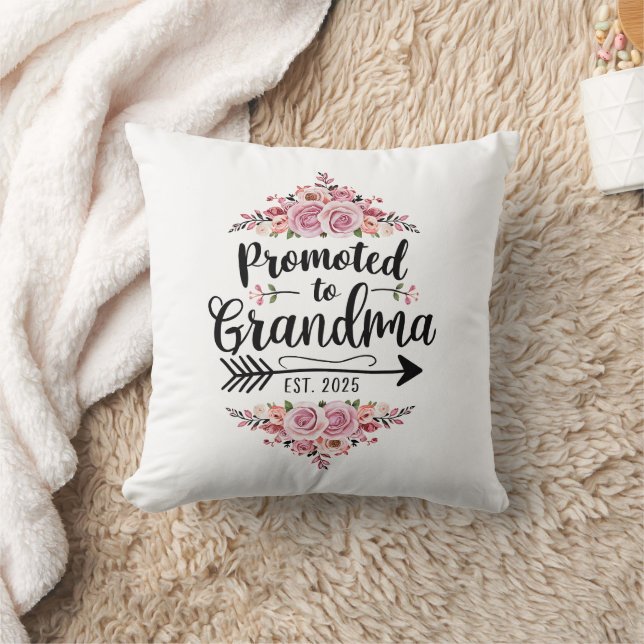 Promoted To Grandma 2025 Pregnancy Announcement Cushion (Blanket)