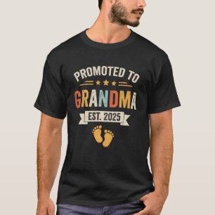 Promoted To Grandma 2025 Retro Soon To Be Grandma T-Shirt