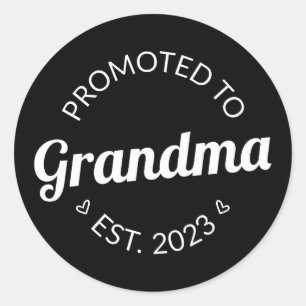 Promoted To Grandma Est. 2023 I Classic Round Sticker
