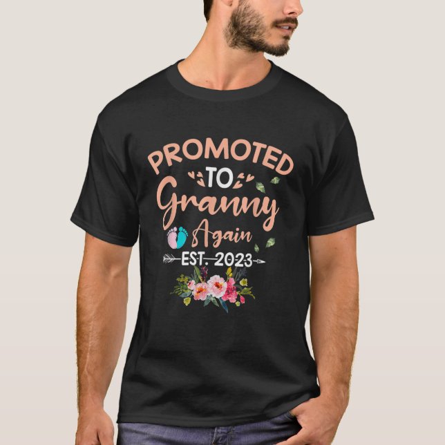 Promoted To Granny Again Est 2023 Pregnancy Announ T-Shirt (Front)