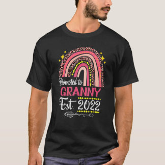 Promoted To Granny Est 2022 Rainbow Mother's Day R T-Shirt