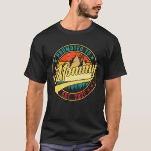 Promoted To Mommy Est 2022 New Mom Vintage First M T-Shirt