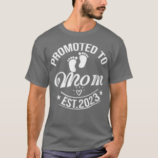 Promoted To Mum 2023 Pregnancy Announcement Mum  T-Shirt