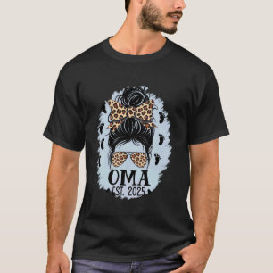 Promoted to Oma Est 2025 Soon to be Oma Mothers Da T-Shirt