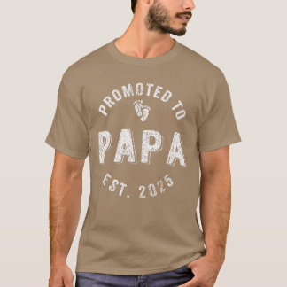 Promoted to Papa Est 2025 Firstime Grandpa retro r T-Shirt