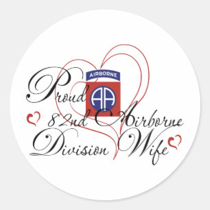 Proud 82nd Airborne Wife Heart Classic Round Sticker