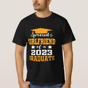 Proud GIRLFRIEND of a Class of 2023 Graduate Chic T-Shirt