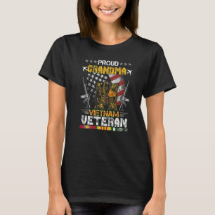 Proud Grandma Of Vietnam Veteran Us Flag Veteran T-Shirt