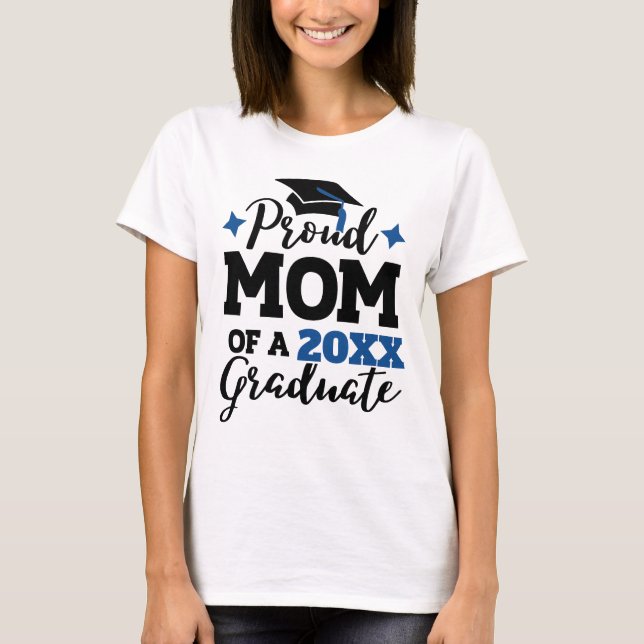 Proud Mum of a 2022 graduate black blue cap tassel T-Shirt (Front)