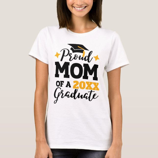 Proud Mum of a 2022 graduate black gold cap tassel T-Shirt (Front)