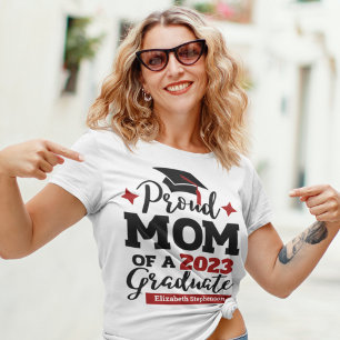 Proud Mum of a 2022 graduate black red cap tassel T-Shirt