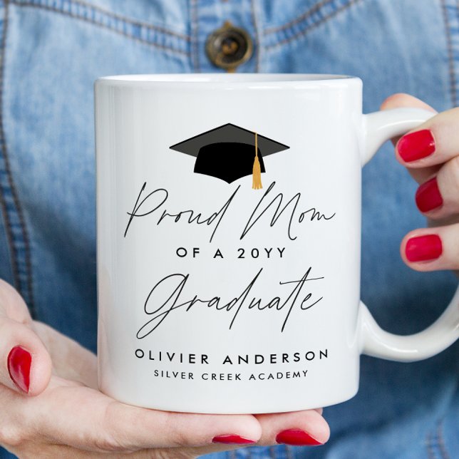 Proud mum of a class of 2022 graduate script mug (Creator Uploaded)