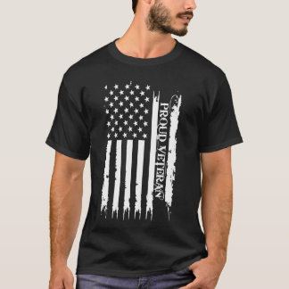 Proud Veteran United States Distressed w US Flag T-Shirt