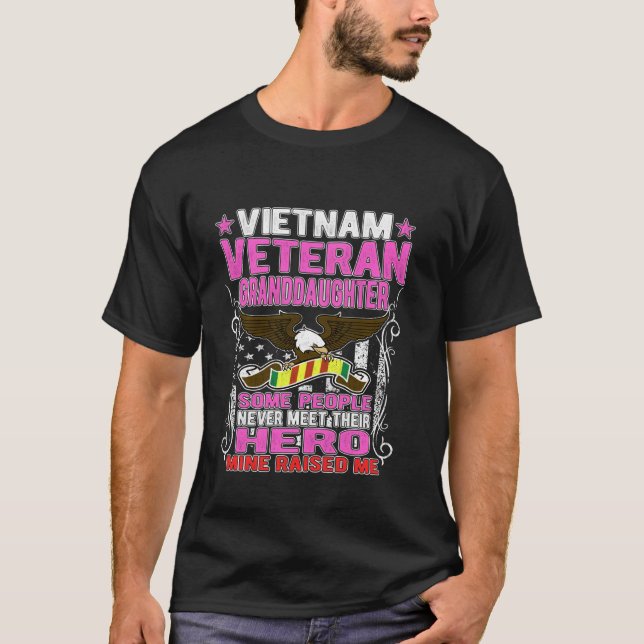 Proud Vietnam Veteran Granddaughter Military Vet G T-Shirt (Front)
