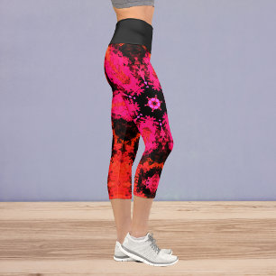 Psychedelic Hippie Flower Pink Red and Black Leggi Capri Leggings