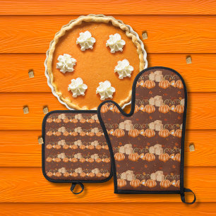 Pumpkin pies and brown sugar cubes brown oven mitt & pot holder set