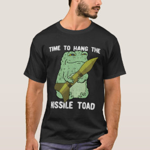 Pun Festive Mistletoe Frog Toad Distressed T-Shirt