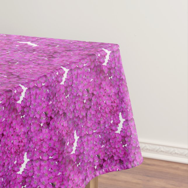Purple floral pattern. tablecloth (In Situ)