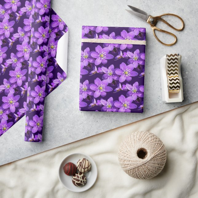 Purple Flowers Pattern Wrapping Paper (Crafts)