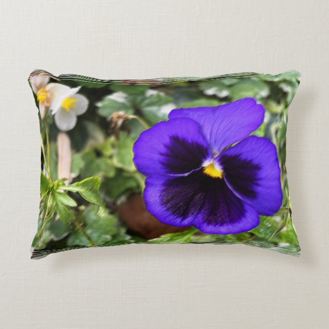 Purple pansy decorative cushion (Front)