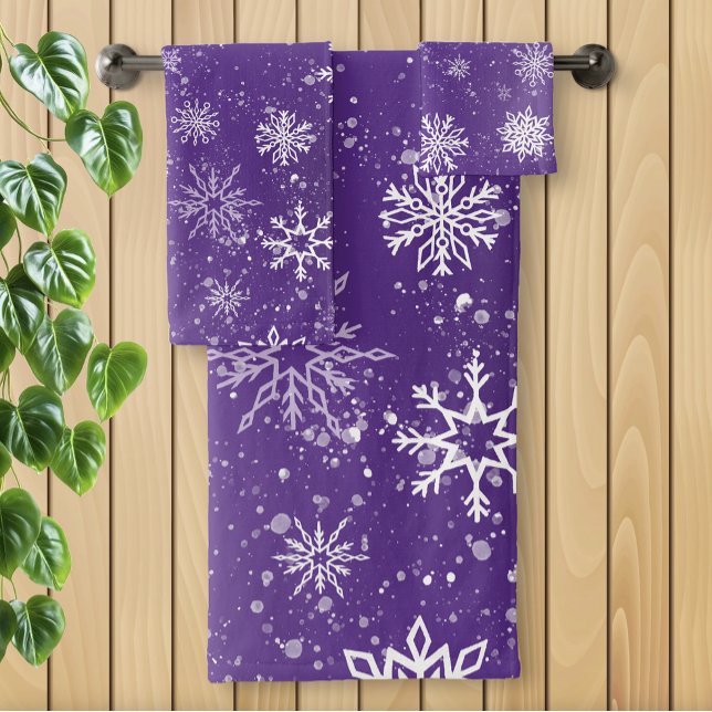 Purple Snowflakes Pattern Magical Winter Holiday Bath Towel Set (Creator Uploaded)