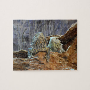 Puzzle with two curious lizards