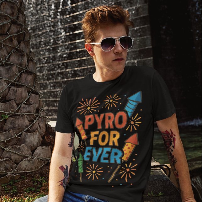 Pyro Forever Feuerwerk Illustration T-Shirt (Creator Uploaded)