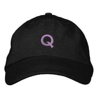 Q EMBROIDERED HAT