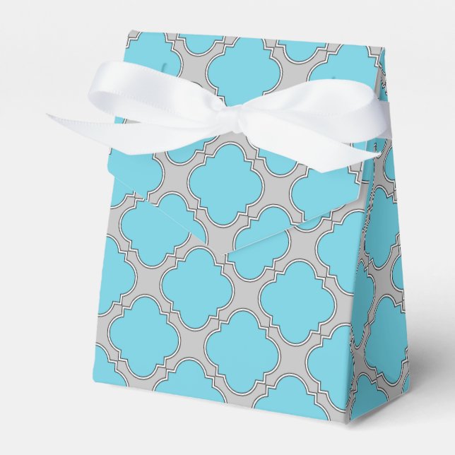 Quatrefoil blue and gray favour box (Front Side)