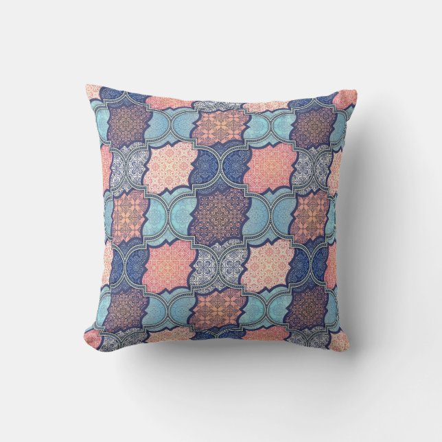 Quatrefoil Cushion (Front)