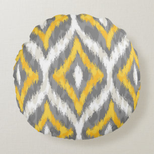 Quatrefoil Ikat Pattern In Grey And Yellow Round Cushion