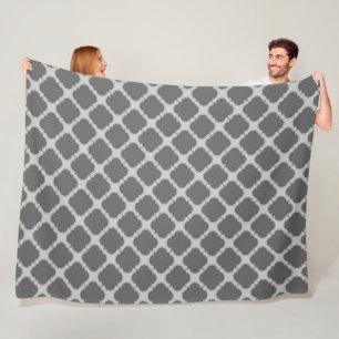 Quatrefoil in shades of gray fleece blanket