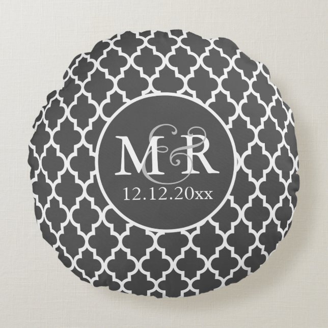Quatrefoil Monogrammed Wedding Grey and White V2 Round Cushion (Front)